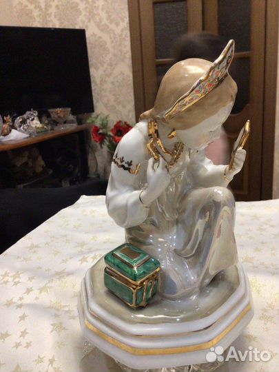 Статуэтка Малахитовая шкатулка дулево