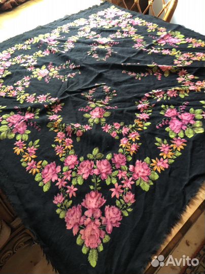 Шерстяные старинные платки