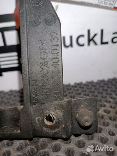 Кронштейн фары передний левый Man Tgx