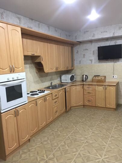 Комната 15 м² в 6-к., 1/1 эт.