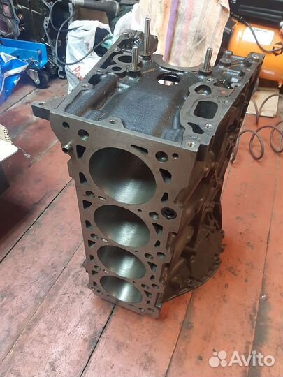 Блок цилиндров Mercedes ом646