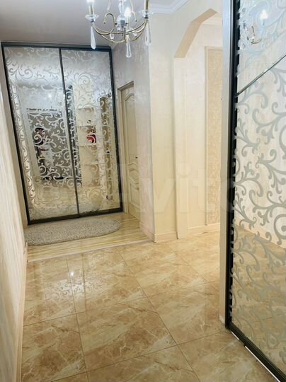 2-к. квартира, 85 м², 1/8 эт.