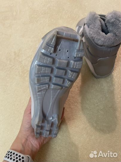 Лыжные ботинки