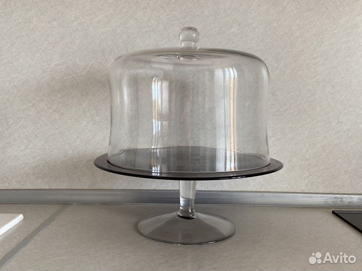 Тортница на ножке с крышкой