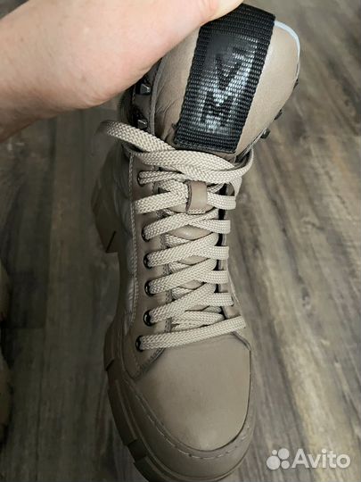 Ботинки женские 38