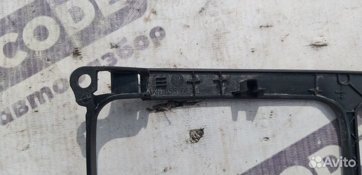 Рамка магнитолы Volkswagen Golf 5