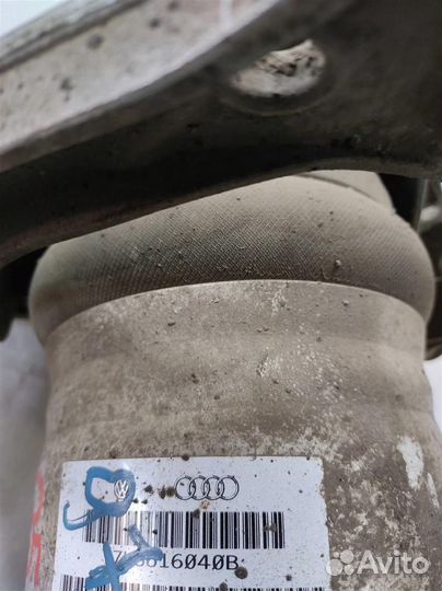Стойка амортизатора передняя правая Audi Q7 (4LB)