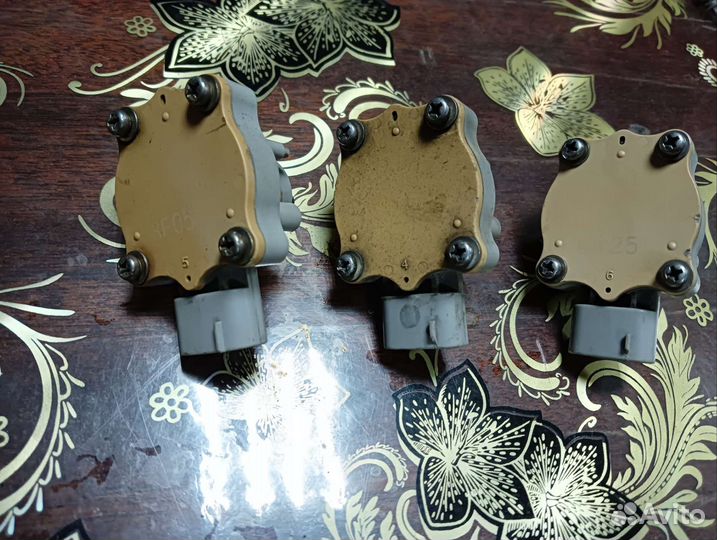 Датчик положения кузова на Ленд Крузер 100 лх 470