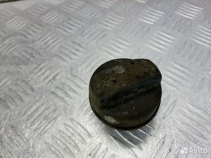 Пробка расширительного бачка Audi A6 4A/C4 1995