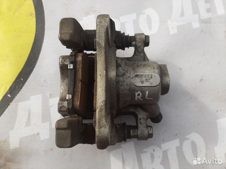 Тормозной суппорт задний левый Toyota Camry XV50