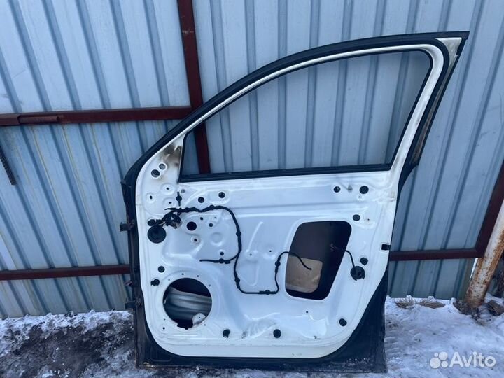 Дверь передняя правая Audi Q3 8UB cczc 2013