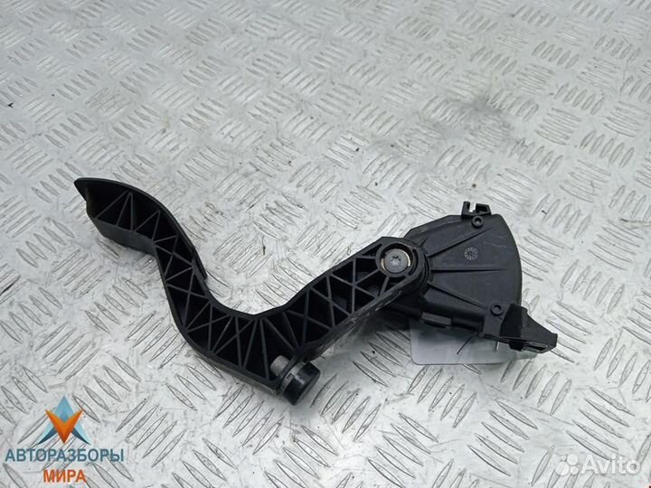 Педаль Volkswagen Passat B5 рест. 2003 8D1723523Q