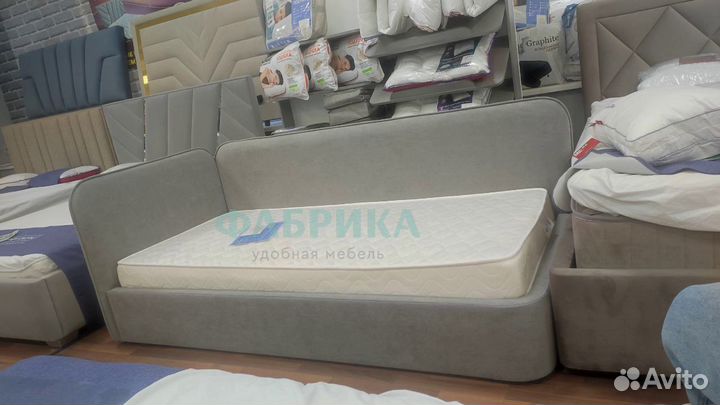 Кровать угловая