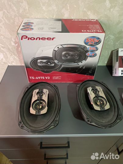 Магнитофон и колонки