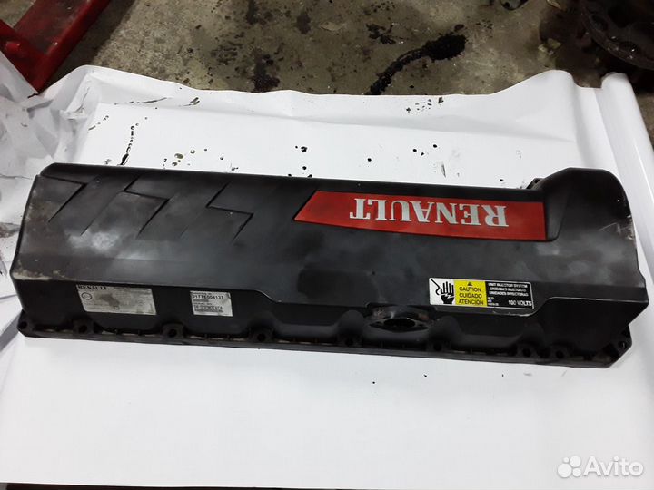 Клапанная крышка Рено Магнум D13A