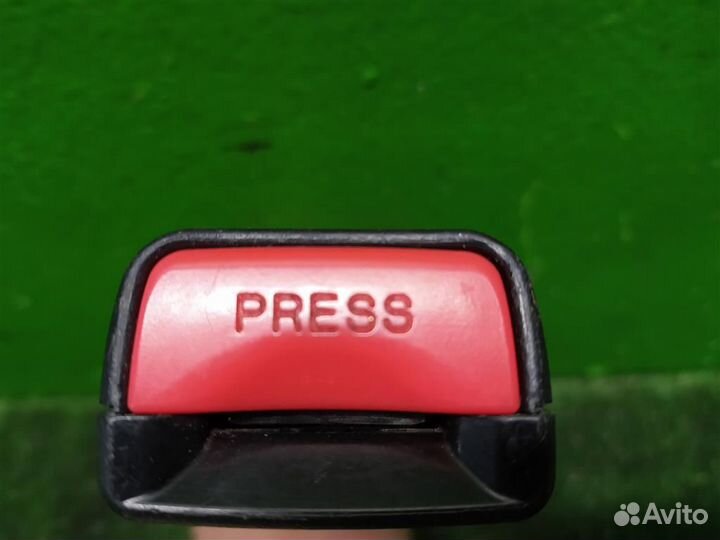 Замок ремня безопасности передний правый Mazda 3