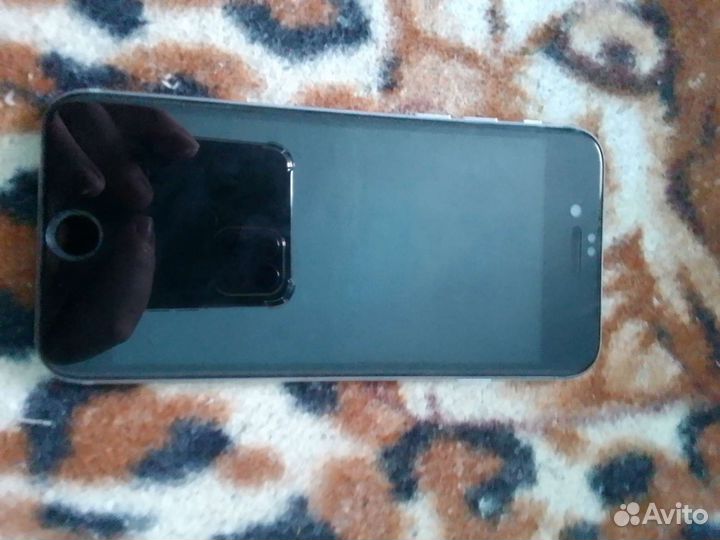 Телефон iPhone 6s