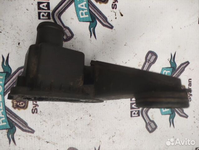 Клапан вентиляции картерных газов Volkswagen Passa