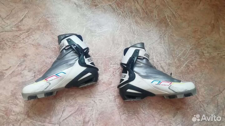 Лыжные ботинки salomon vitane carbon sk