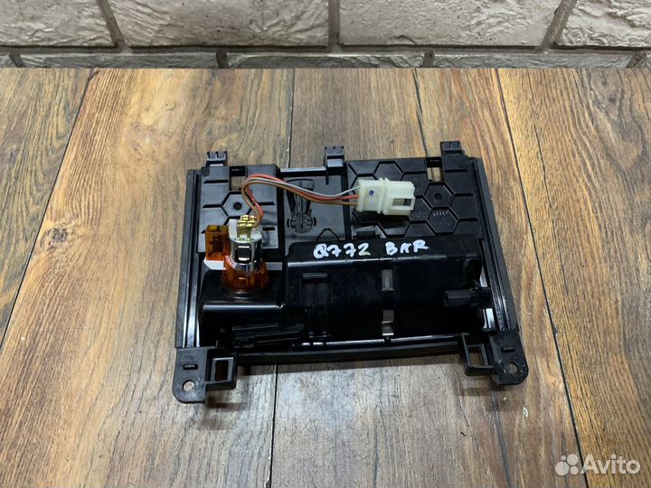 Audi Q7 (4L) Пепельница передняя