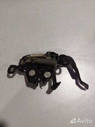 Замок капота Nissan Qashqai 2008г