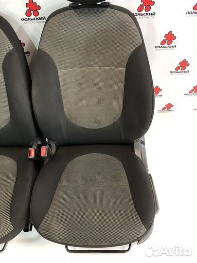 Передние сидения Hyundai solaris 1