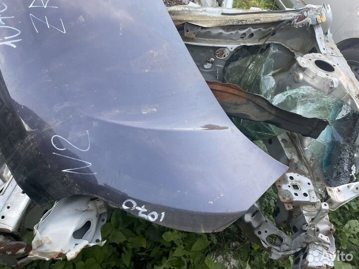 Капот Toyota Noah/Voxy 2010 5330128130 ZRR75