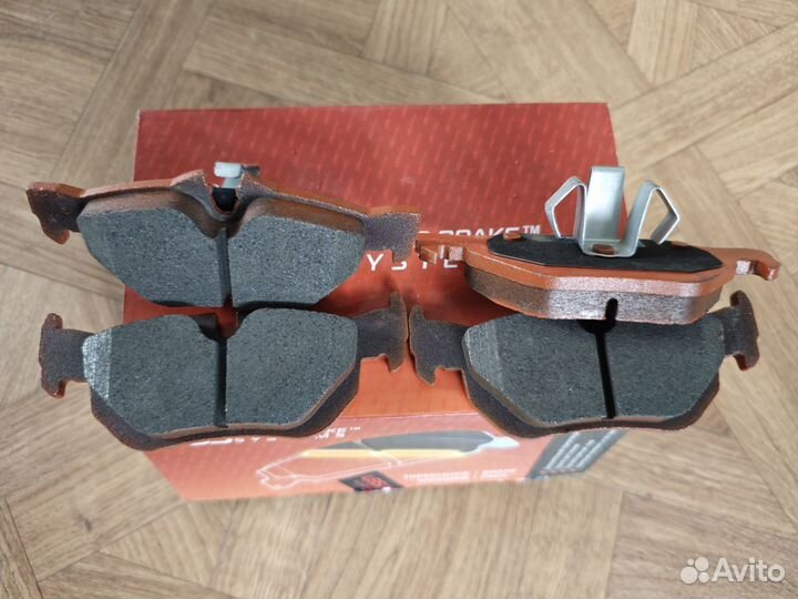 Тормозные колодки ubs B11-14-006