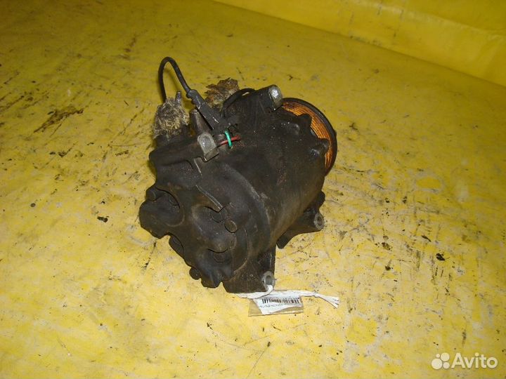 Компрессор кондиционера Honda Cr-v RD5