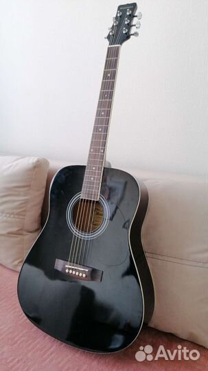 Акустическая гитара