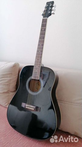 Акустическая гитара