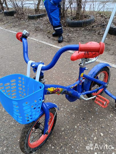 Велосипед детский четырехколесный