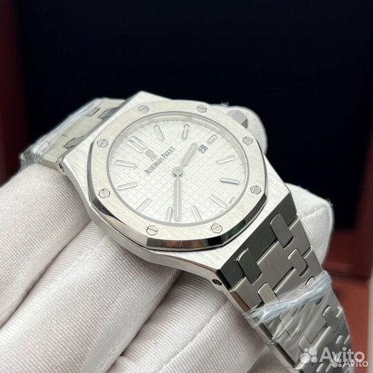 Женские часы Audemars Piguet