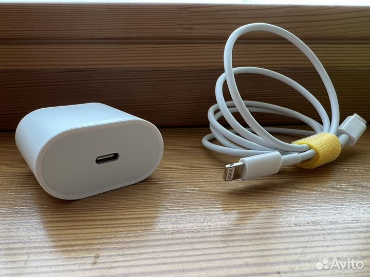 Зарядка на iPhone