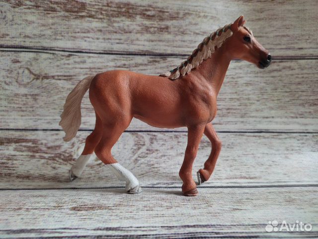 Schleich фигурки лошадей рыжей масти