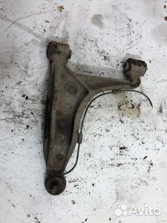 Рычаг задний верхний правый