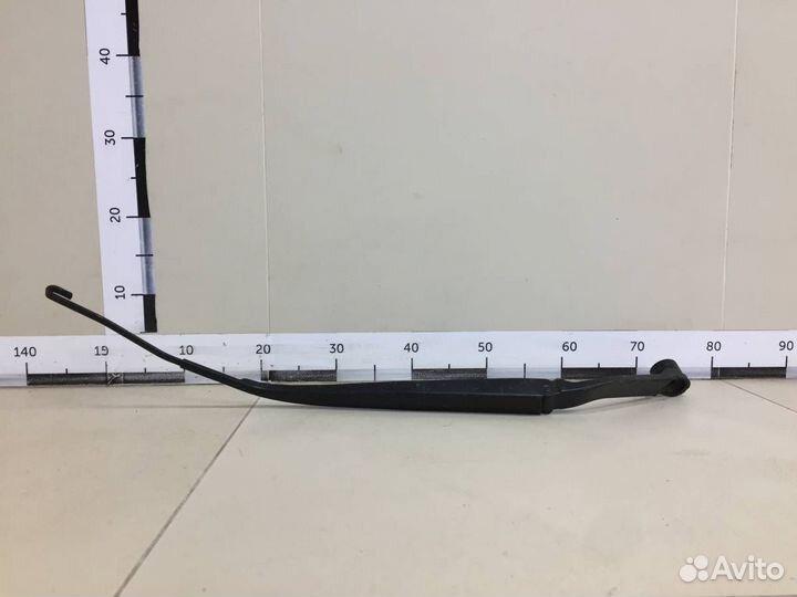 Поводок стеклоочистителя передний правый Mitsubish