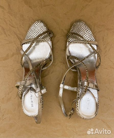 Босоножки серебряные 38