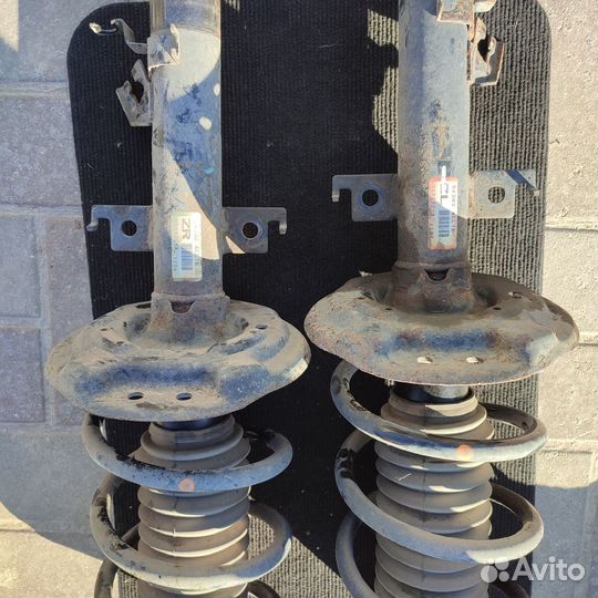 Стойки амортизатора Nissan X-trail T32 бу