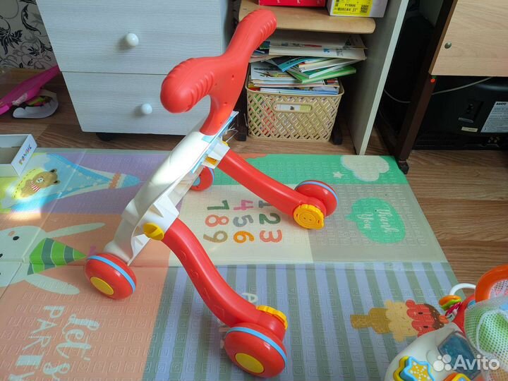 Машинка-каталка Игровой центр 2в1 