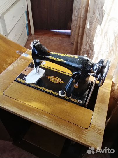 Швейная машина Подольская ножная