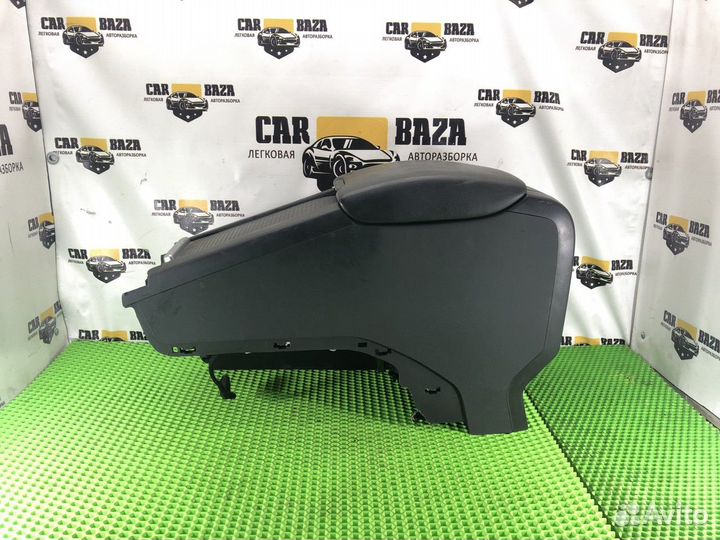 Консоль центральная Volvo XC60