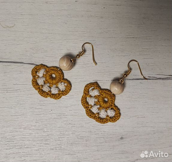 Серьги из ниток вязанные крючком