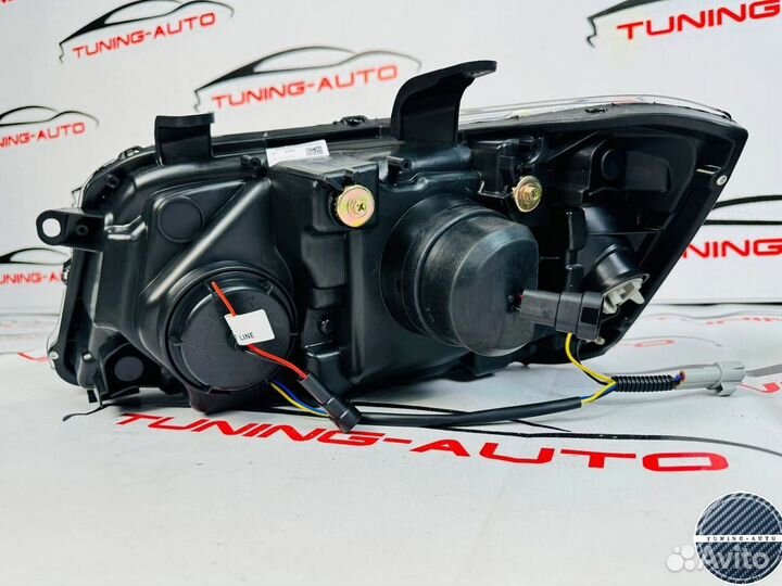 Фары Toyota Highlander 2000-2007