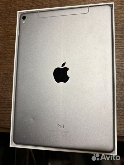 iPad pro 9.7-inch, Wi-Fi + Cellular 2016
