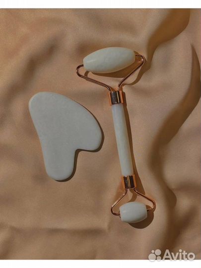 Набор : массажный ролик и скребок гуаша