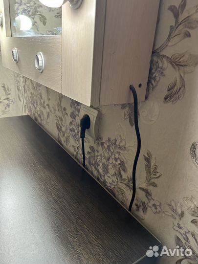 Зеркало с лампочками