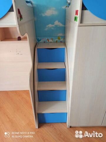 Двухэтажная (двухъярусная) кровать