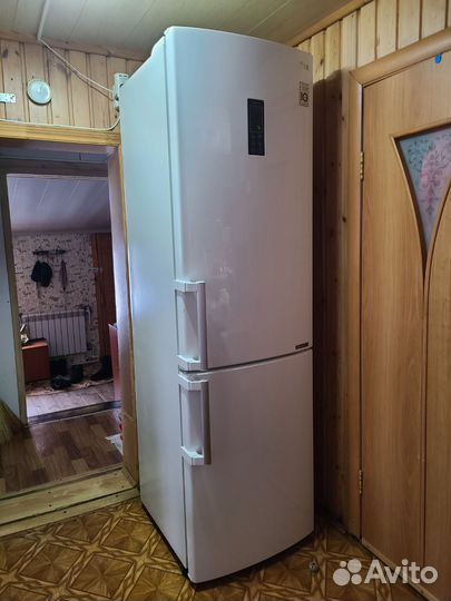 Холодильник на запчасти нерабочий