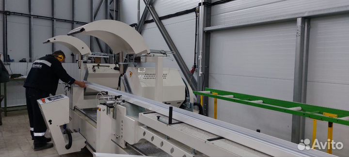 Алюминиевая входная теплая дверь